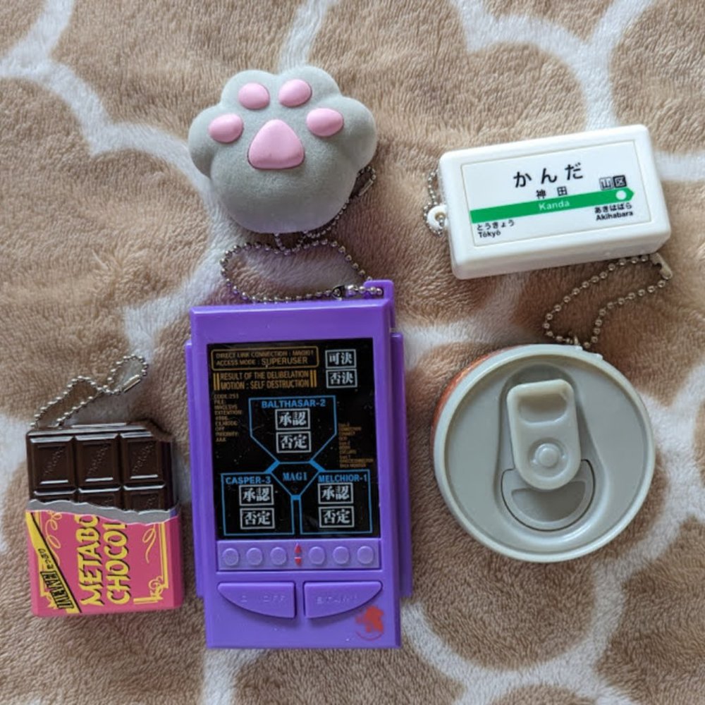 Vintage Y2K phone charms/noise makers